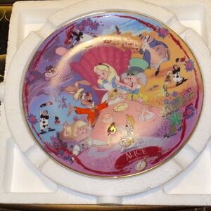 Alice in Wonderland Decorative Plate Musical Memories Welcome To Wonderland